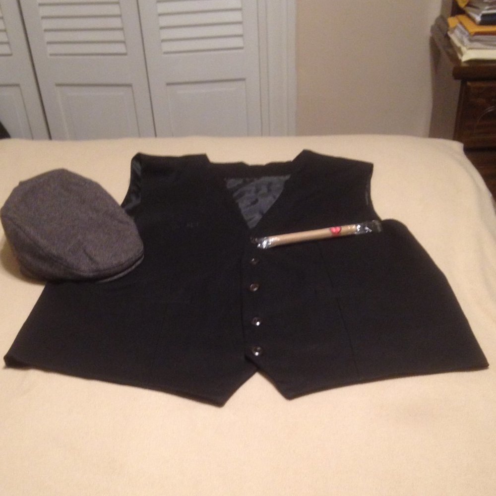 Men's Gatsby Vest, Scali Cap & Fake Cigar
